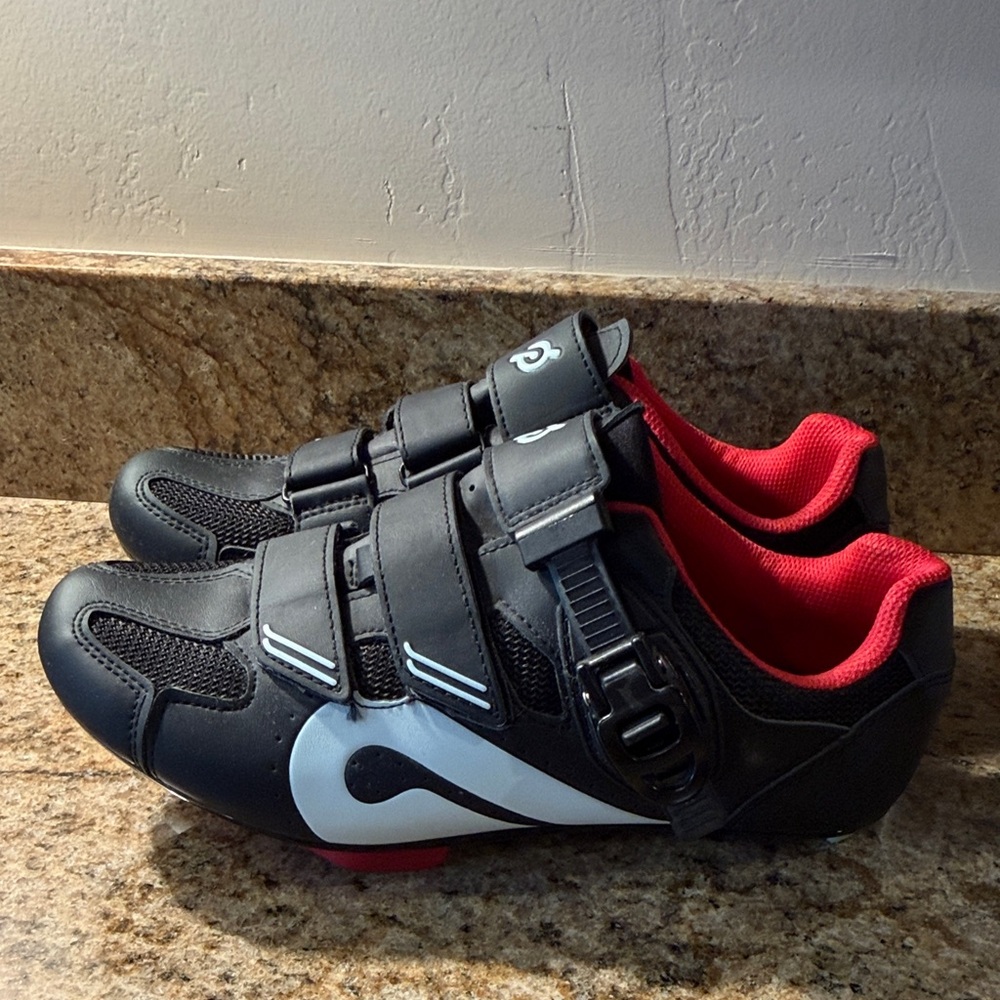 Peloton Black Cycling Shoes with Red Interior - Picture 2 of 7